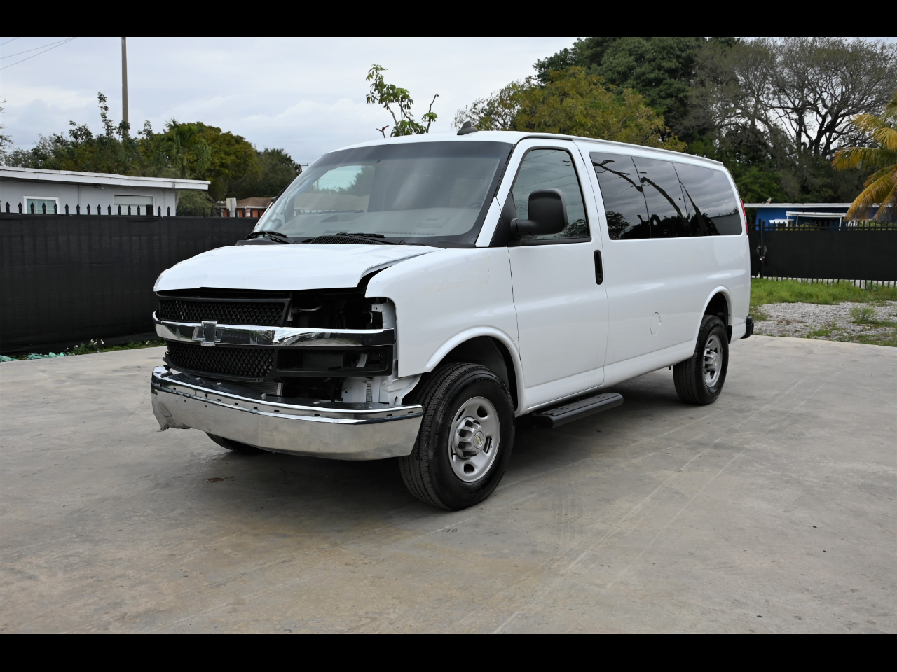 2024 Chevrolet Express LT Van 3D
