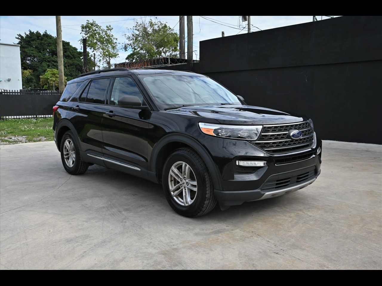 2023 Ford Explorer XLT Sport Utility 4D