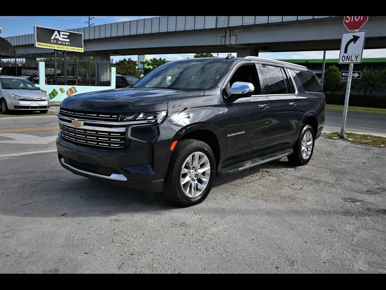2023 Chevrolet Suburban Premier Sport Utility 4D