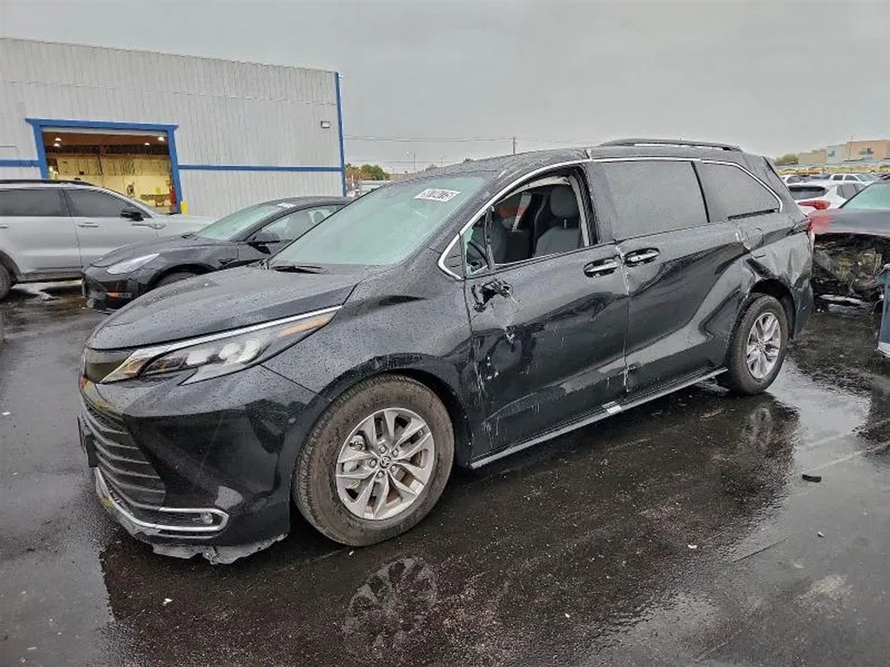 2024 Toyota Sienna XLE Van 4D