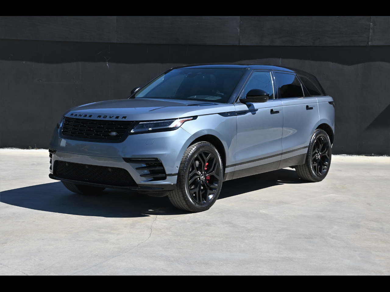 2024 Land Rover Range Rover Velar P250 Dynamic SE Sport Utility 4D
