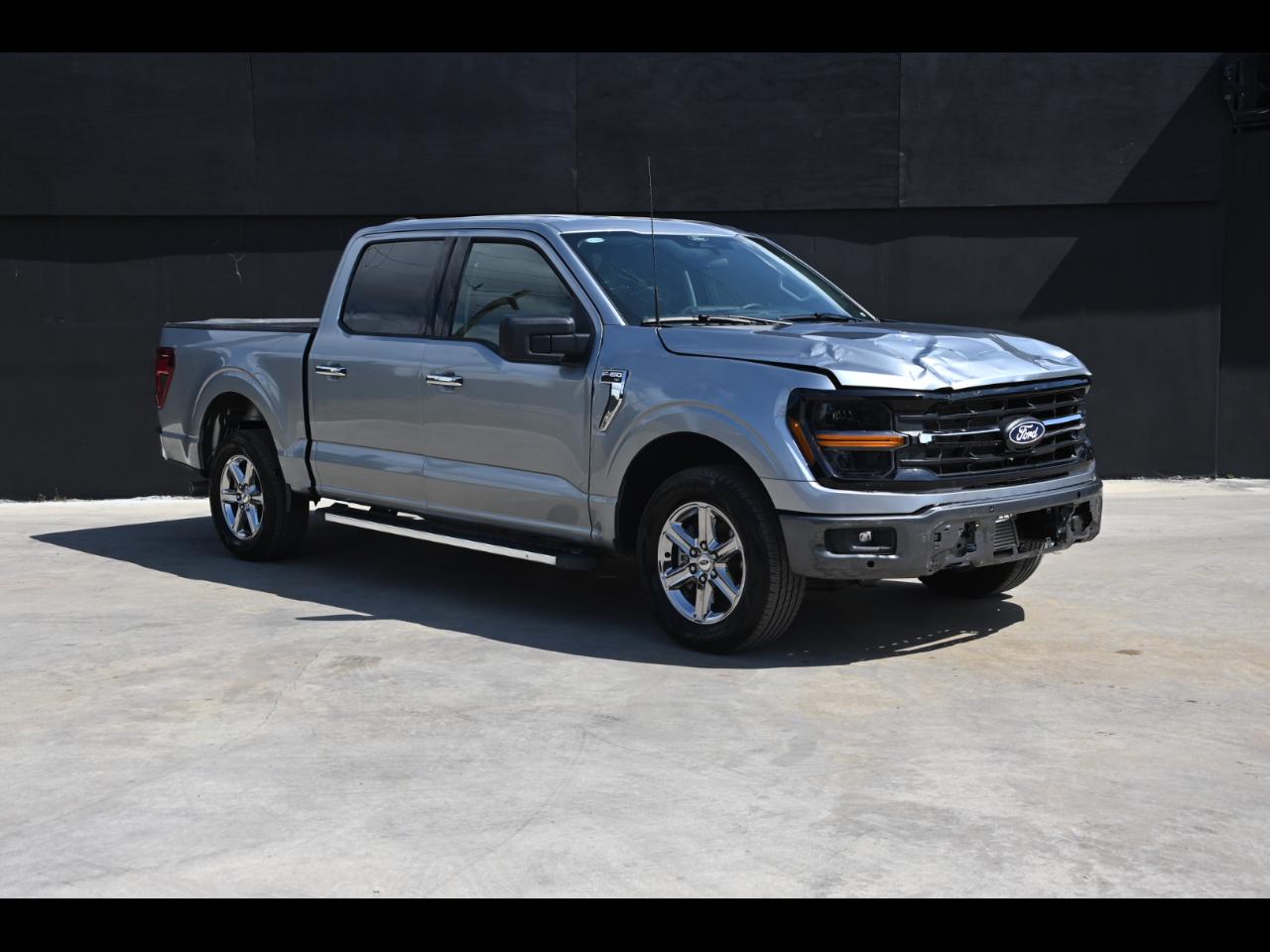 2025 Ford F-150 XLT Pickup 4D 5 1/2 ft