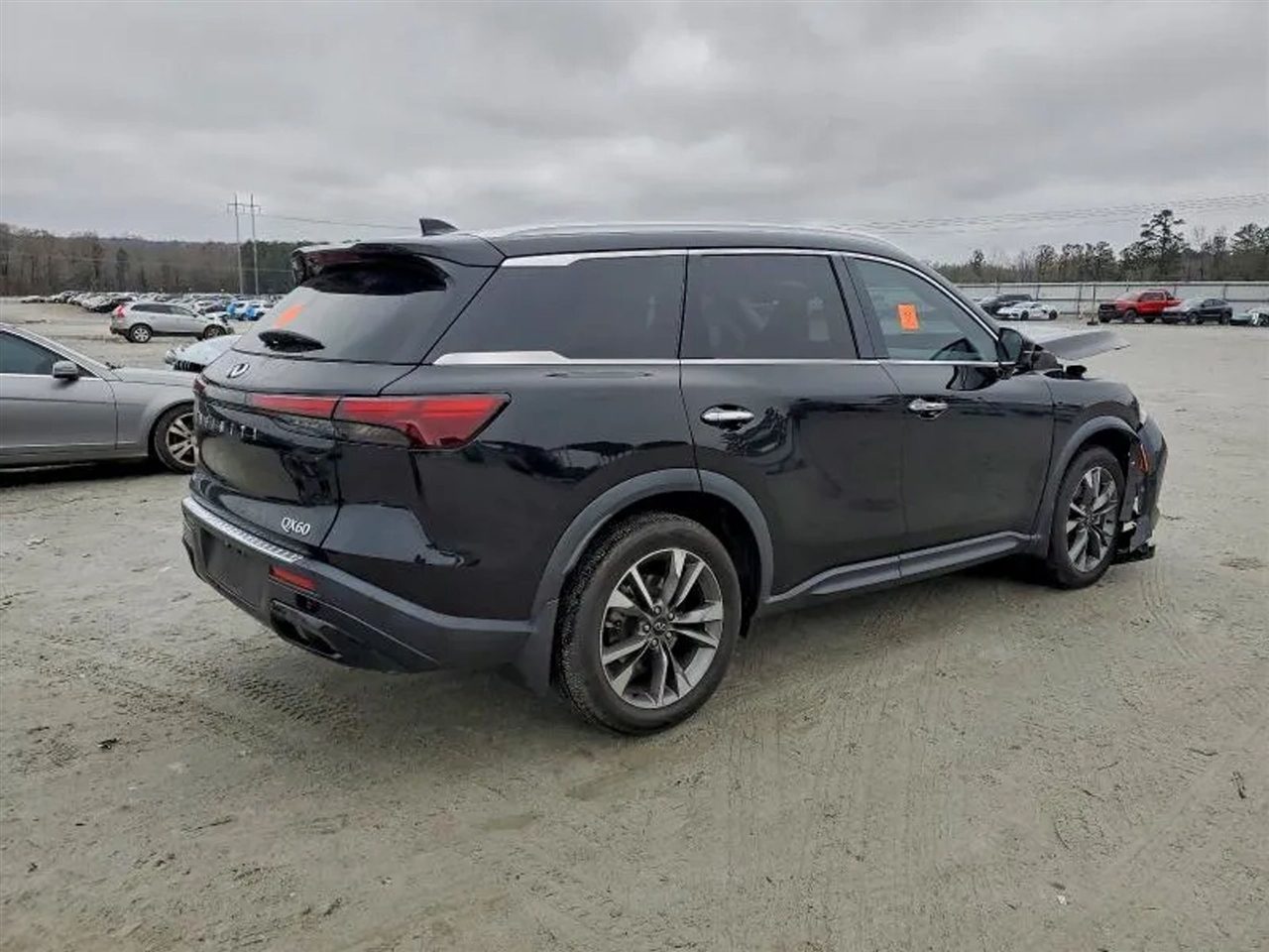 2023 Infiniti QX60 LUXE Sport Utility 4D