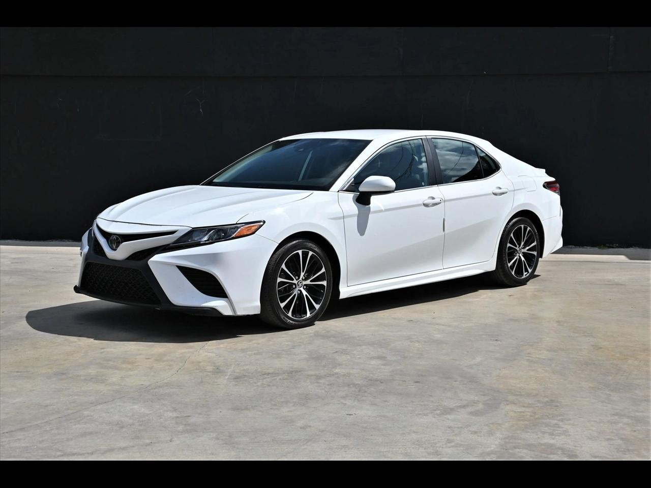 2020 Toyota Camry SE Sedan 4D
