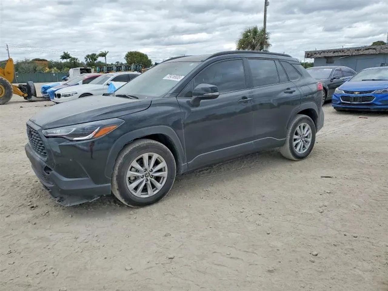 2025 Toyota Corolla Cross LE Sport Utility 4D