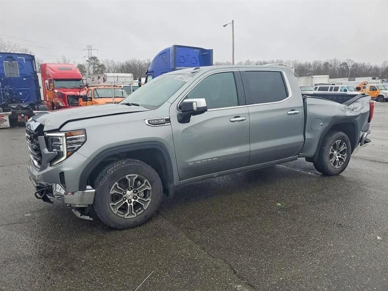 2025 GMC Sierra 1500 SLT Pickup 4D 5 3/4 ft