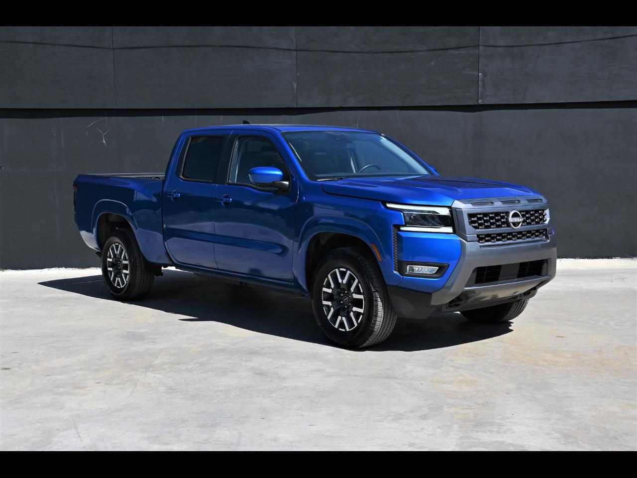 2025 Nissan Frontier SL Pickup 4D 6 ft