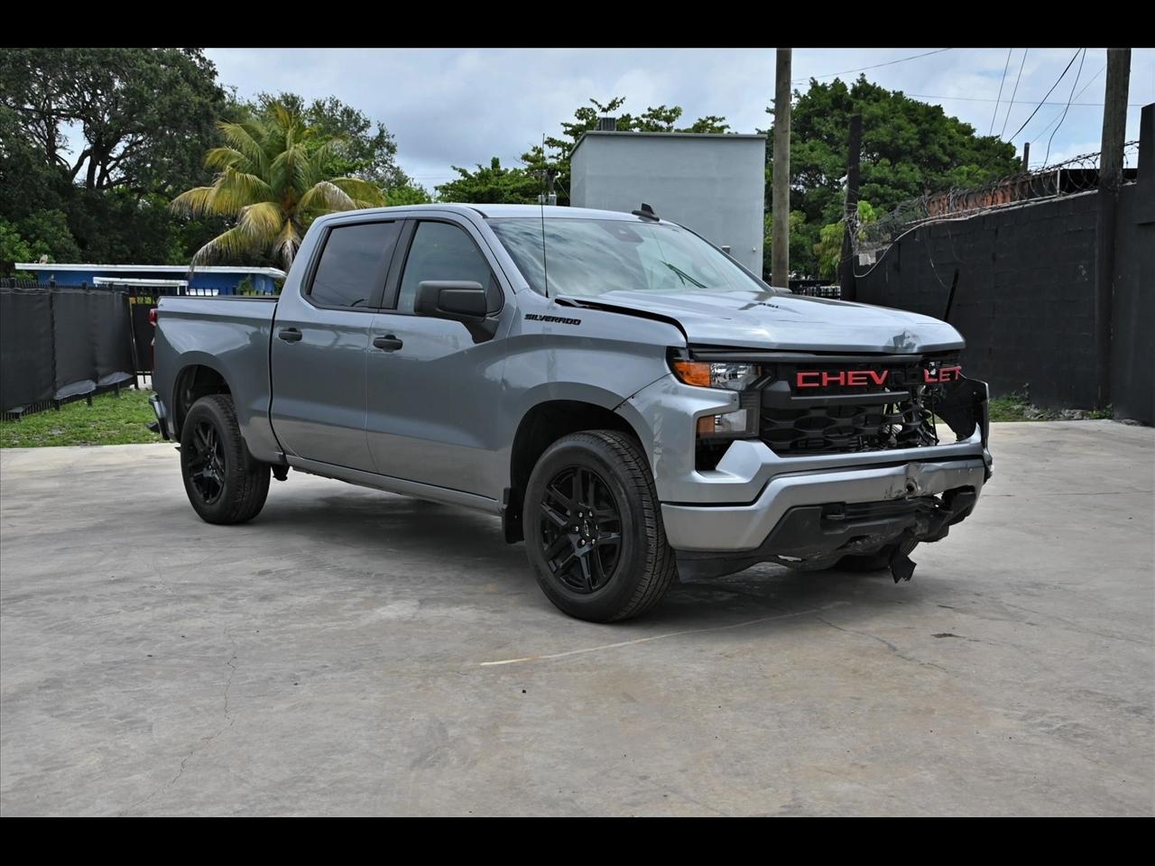 2024 Chevrolet Silverado 1500 Custom Pickup 4D 5 3/4 ft