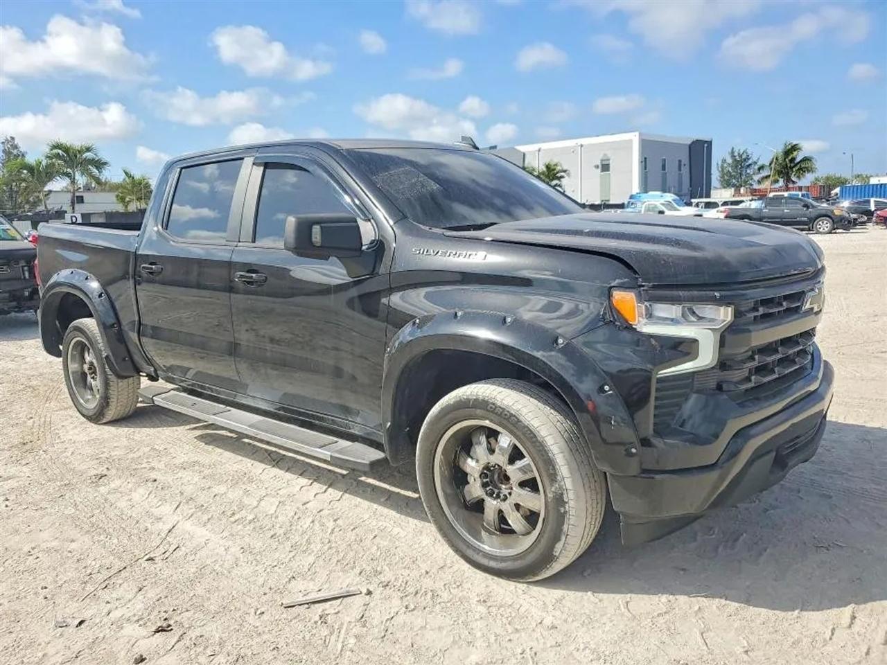 2024 Chevrolet Silverado 1500 LT Pickup 4D 5 3/4 ft