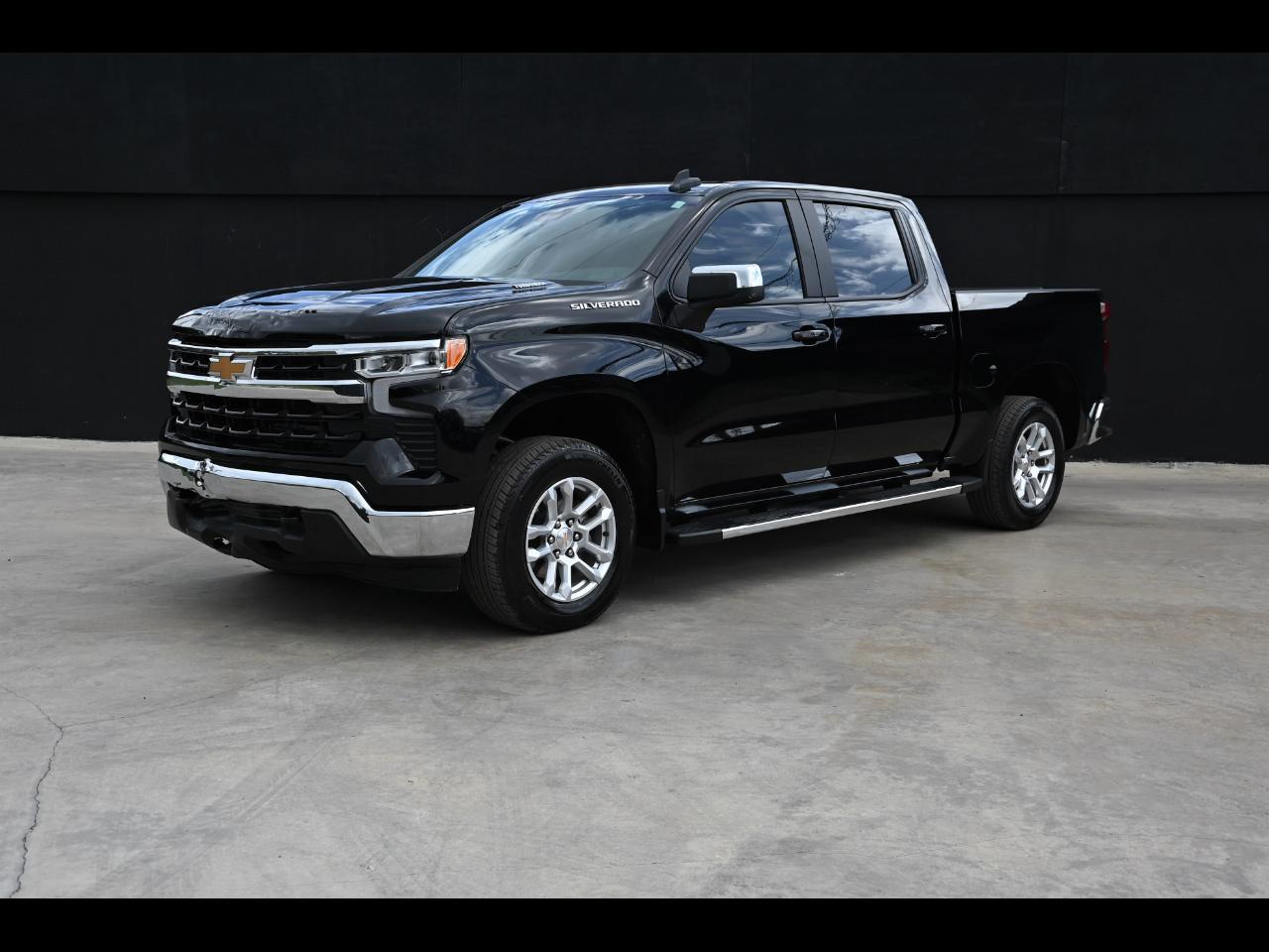 2025 Chevrolet Silverado 1500 LT Pickup 4D 5 3/4 ft