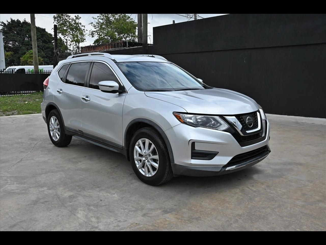 2017 Nissan Rogue SV (2017.5) Sport Utility 4D