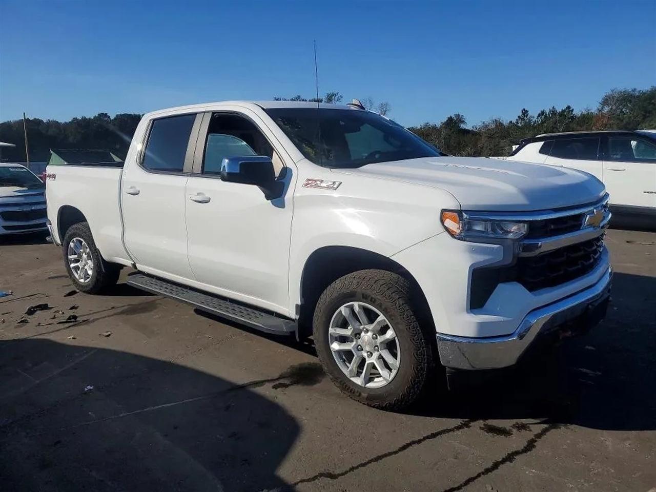 2025 Chevrolet Silverado 1500 LT Pickup 4D 6 1/2 ft