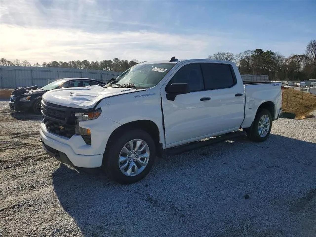 2025 Chevrolet Silverado 1500 Custom Pickup 4D 5 3/4 ft