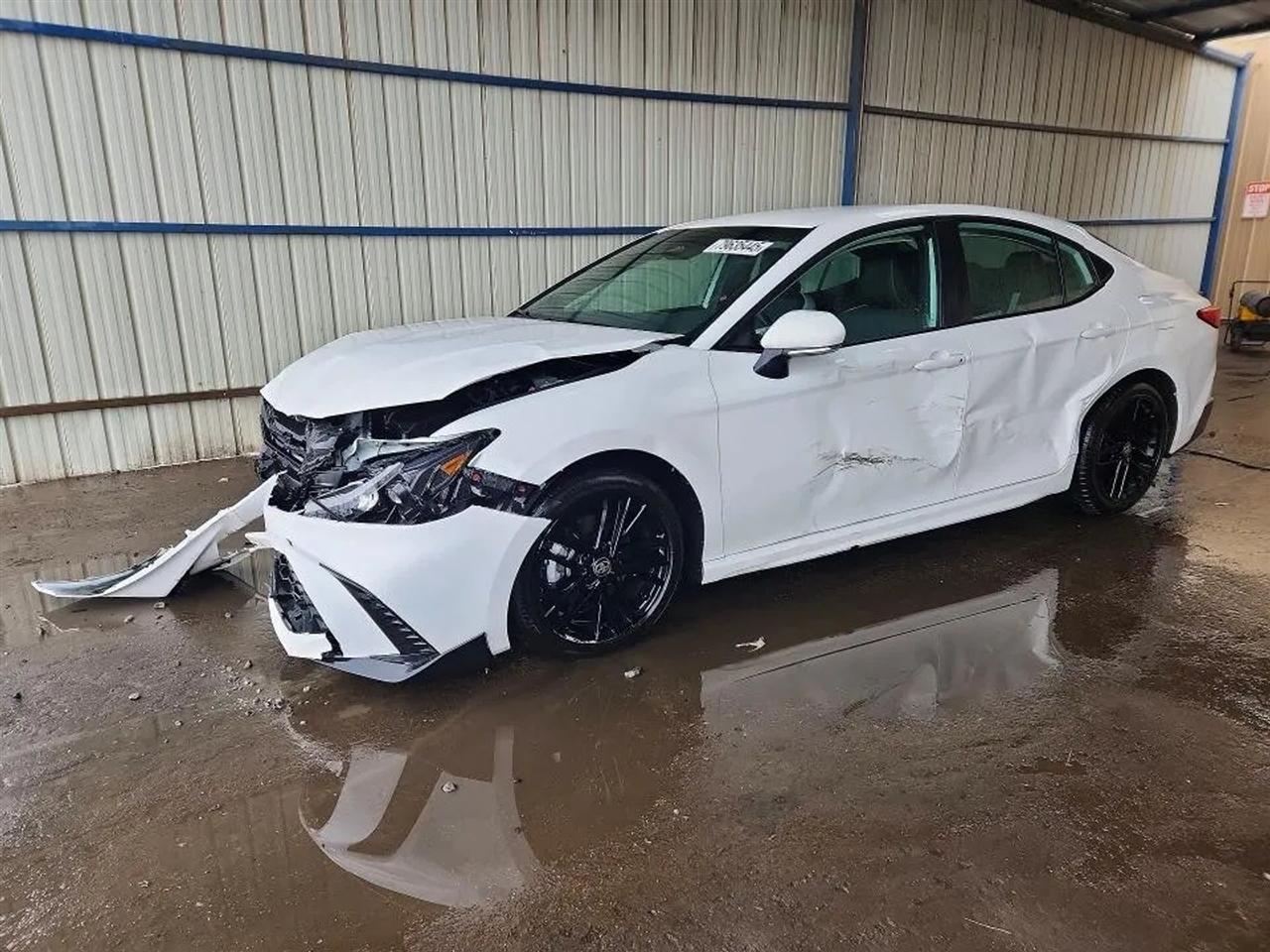 2025 Toyota Camry Hybrid SE Sedan 4D