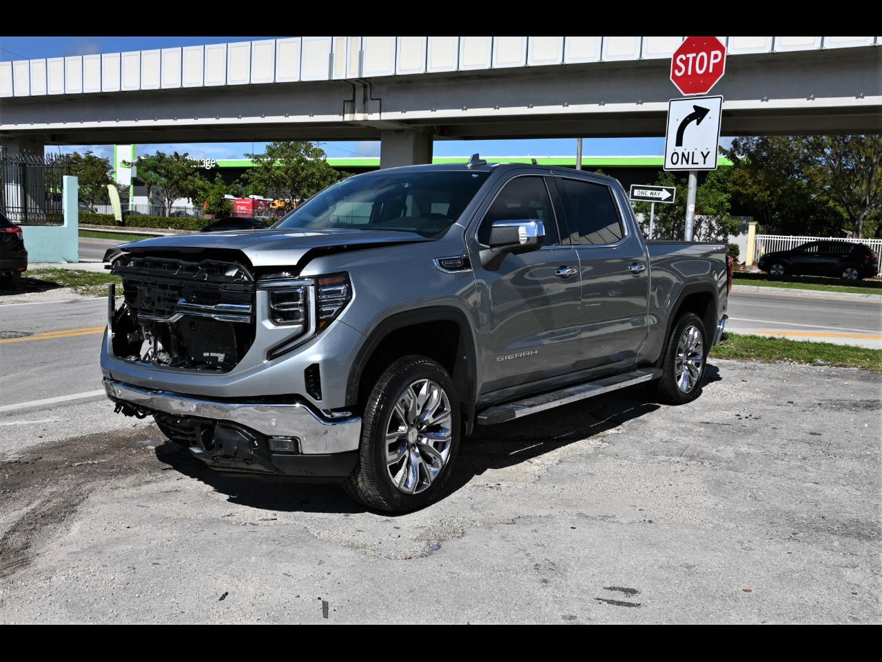 2024 GMC Sierra 1500 SLT Pickup 4D 5 3/4 ft