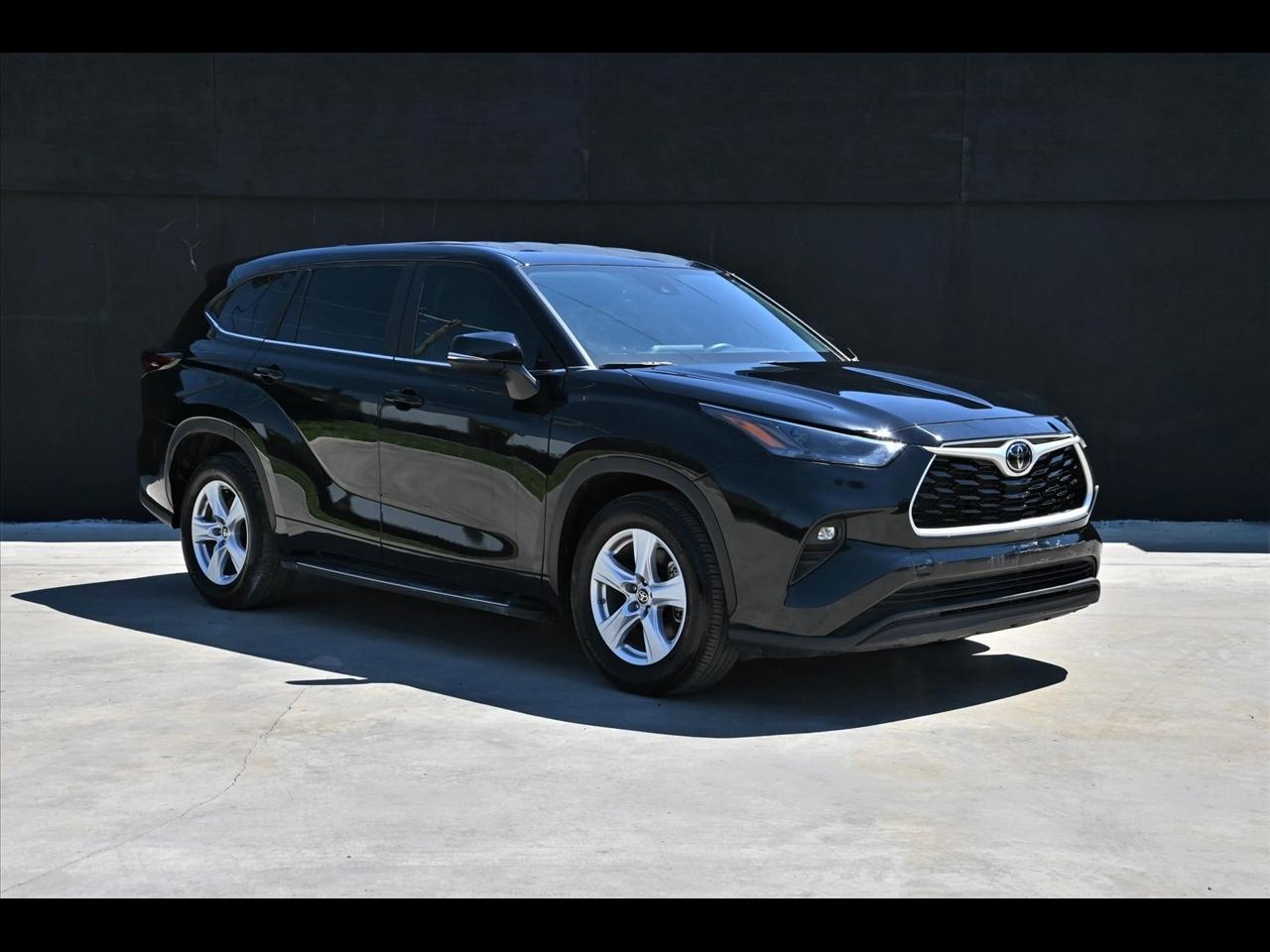 2024 Toyota Highlander LE Sport Utility 4D