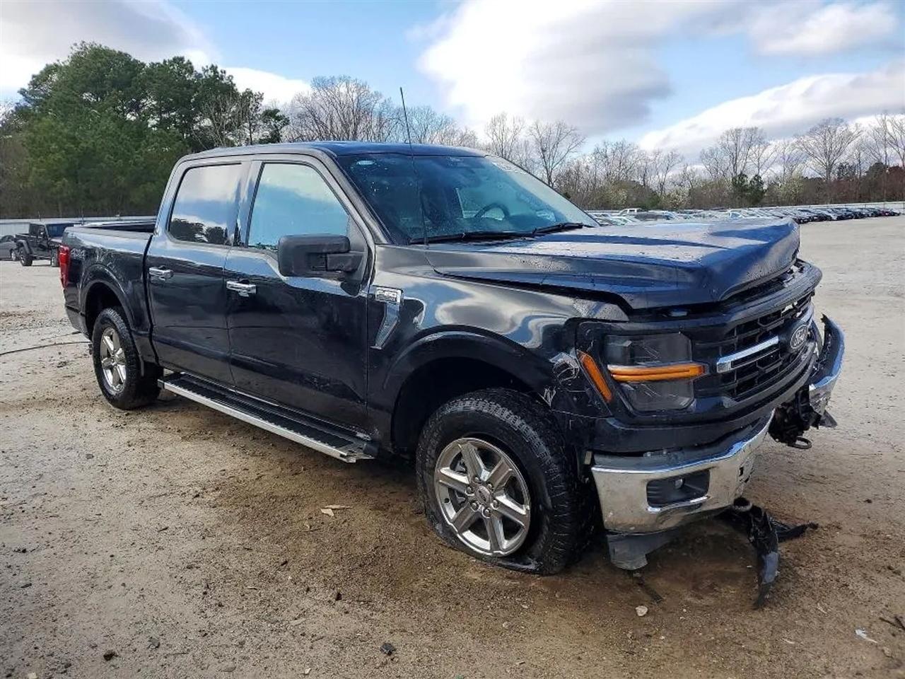 2025 Ford F-150 XLT Pickup 4D 5 1/2 ft