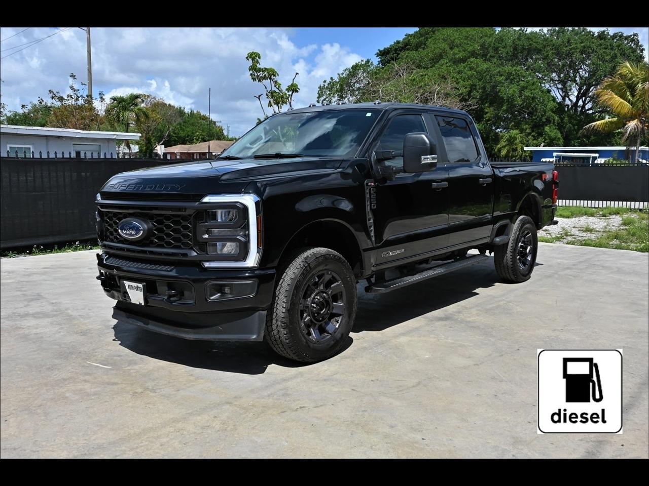 2025 Ford F-250 SD XL Pickup 4D 6 3/4 ft