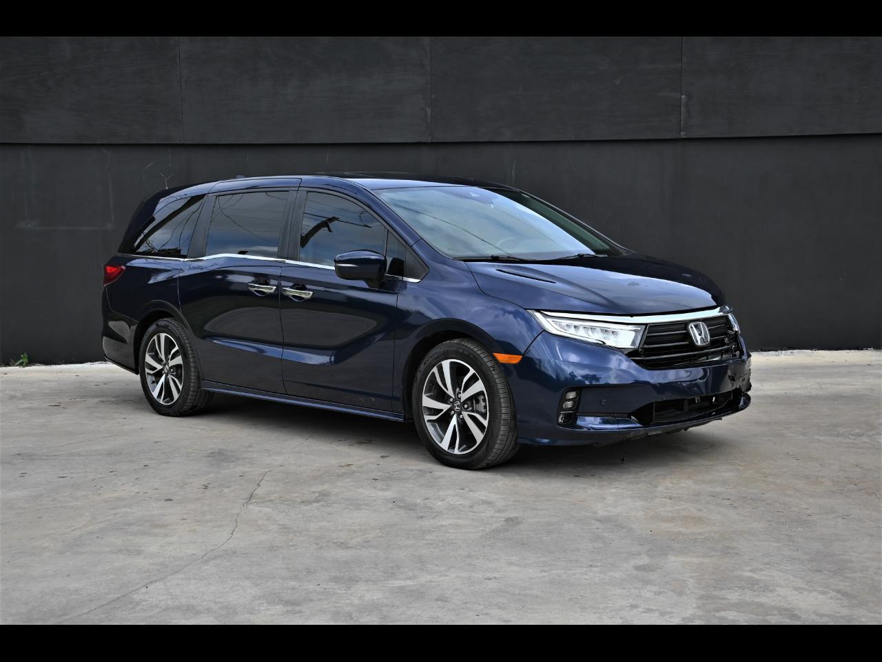 2023 Honda Odyssey Touring Minivan 4D