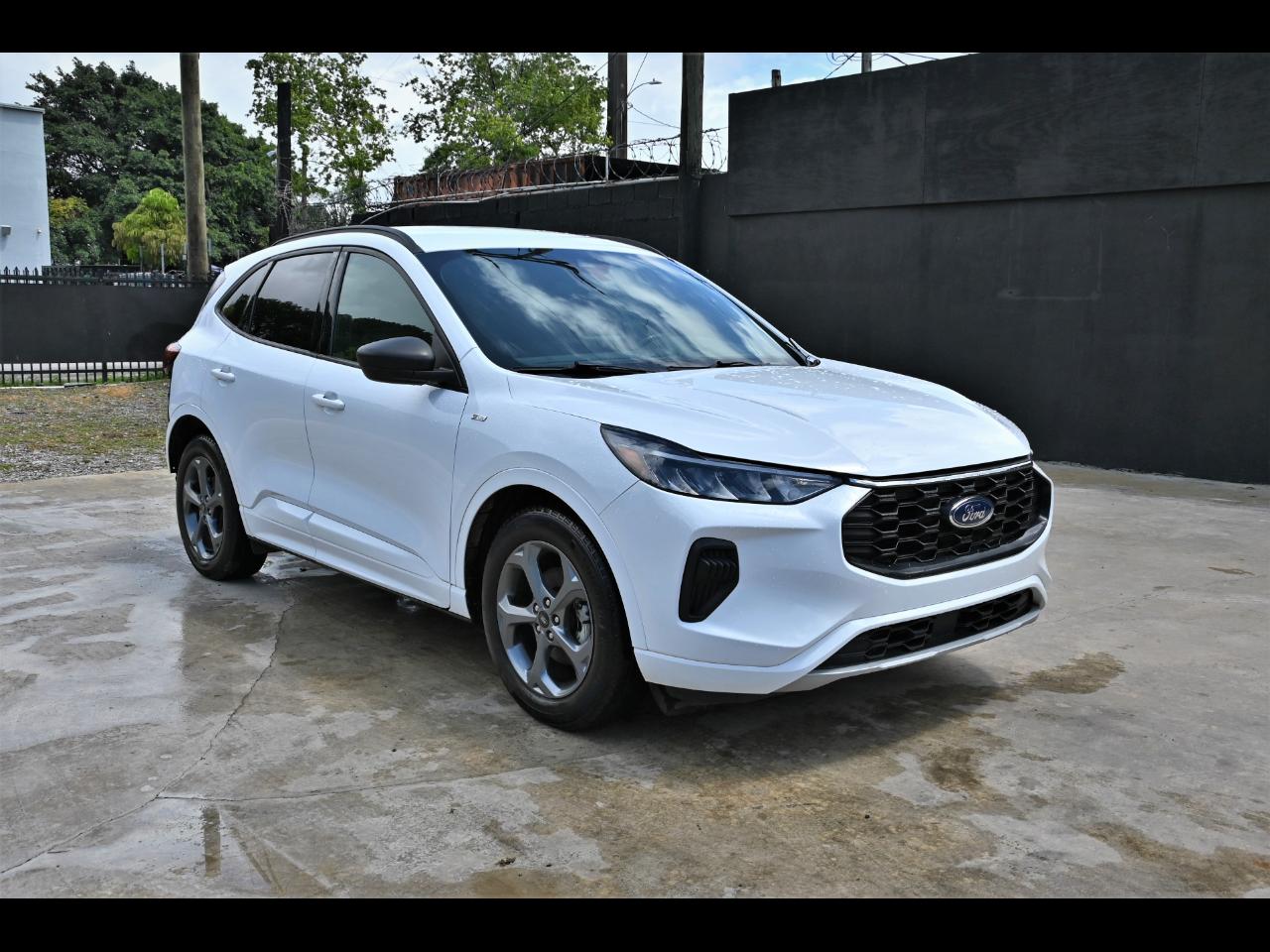 2023 Ford Escape ST-Line Sport Utility 4D