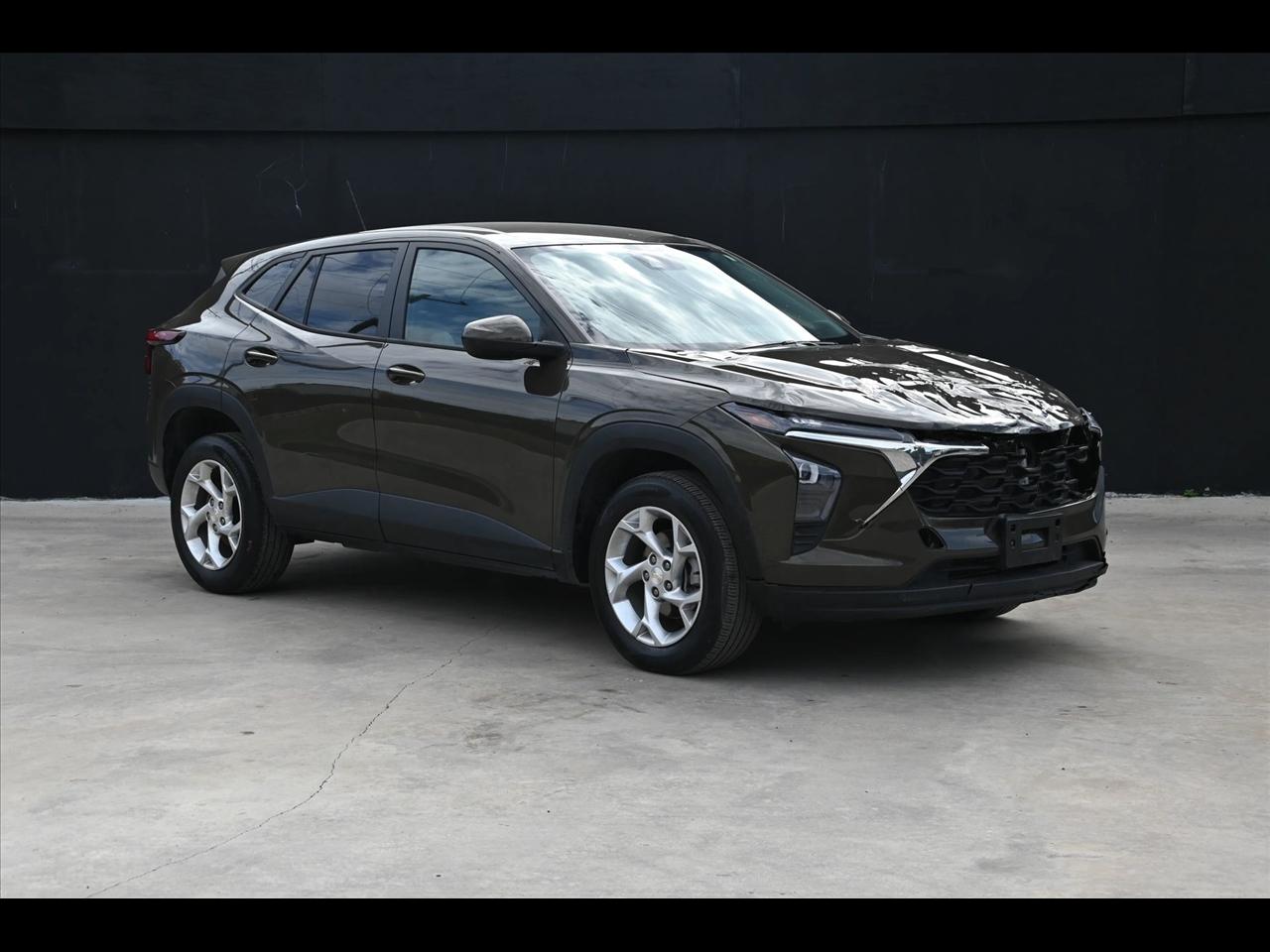 2024 Chevrolet Trax LS Sport Utility 4D