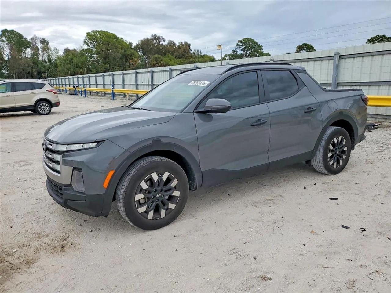 2025 Hyundai Santa Cruz SEL Activity Pickup 4D 4 ft