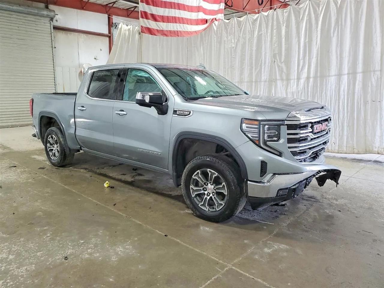 2025 GMC Sierra 1500 SLT Pickup 4D 5 3/4 ft
