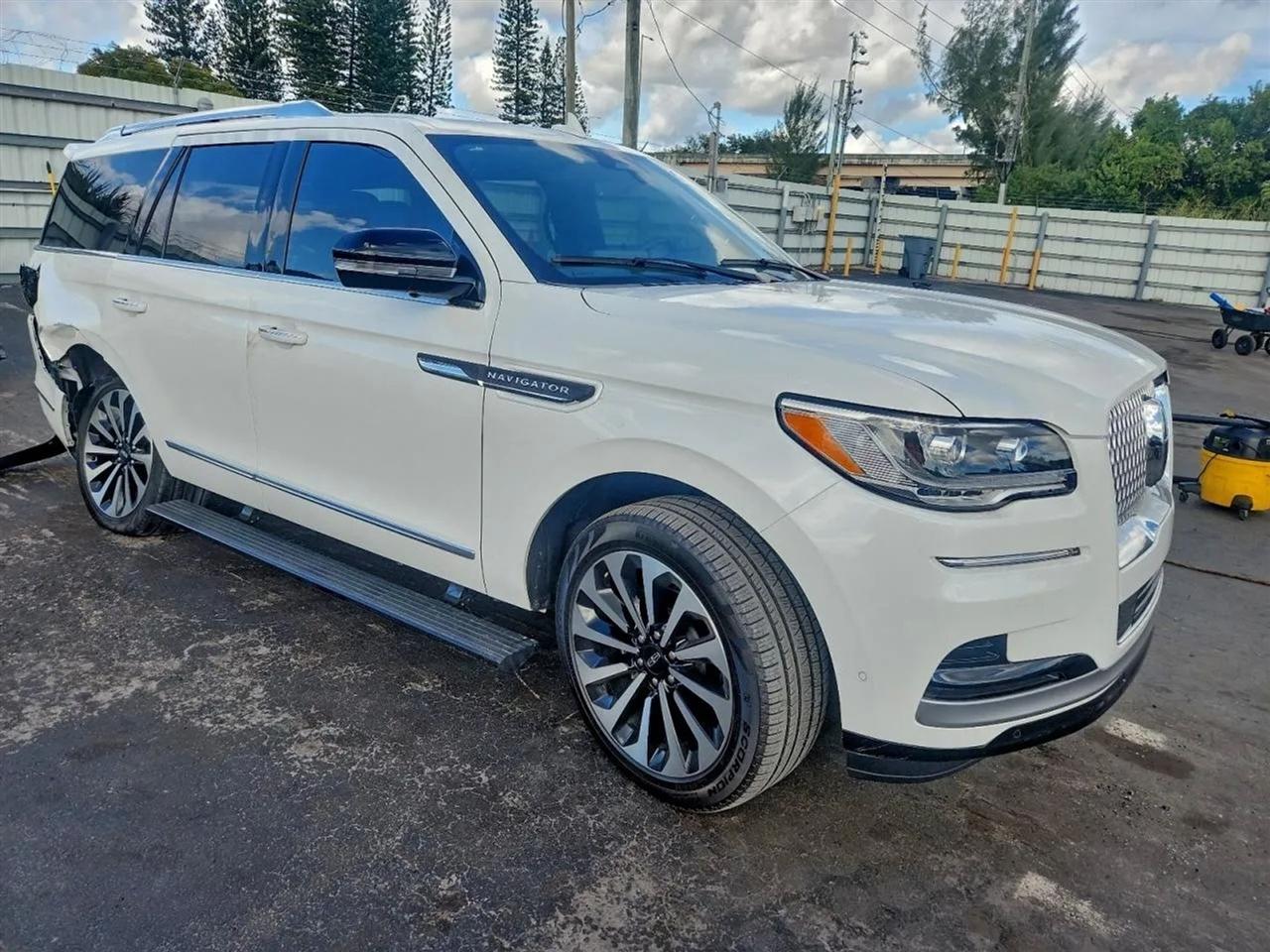 2023 Lincoln Navigator Reserve Sport Utility 4D