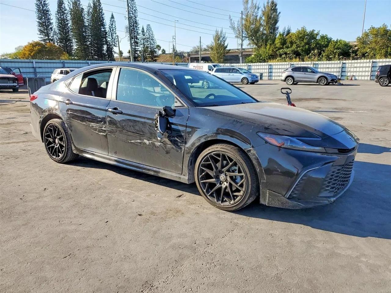 2026 Toyota Camry Hybrid SE Sedan 4D