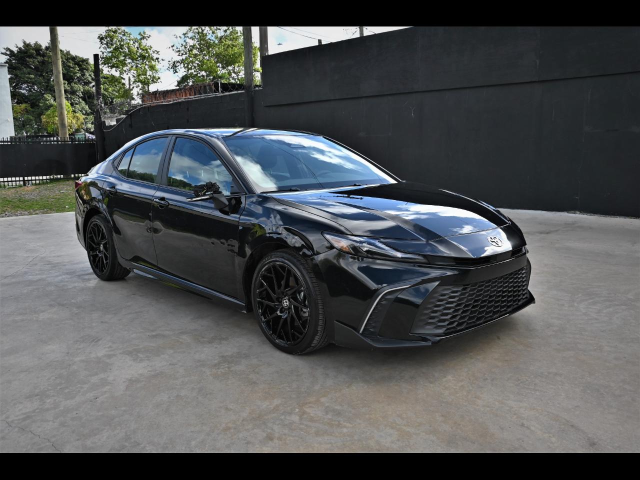 2026 Toyota Camry Hybrid SE Sedan 4D