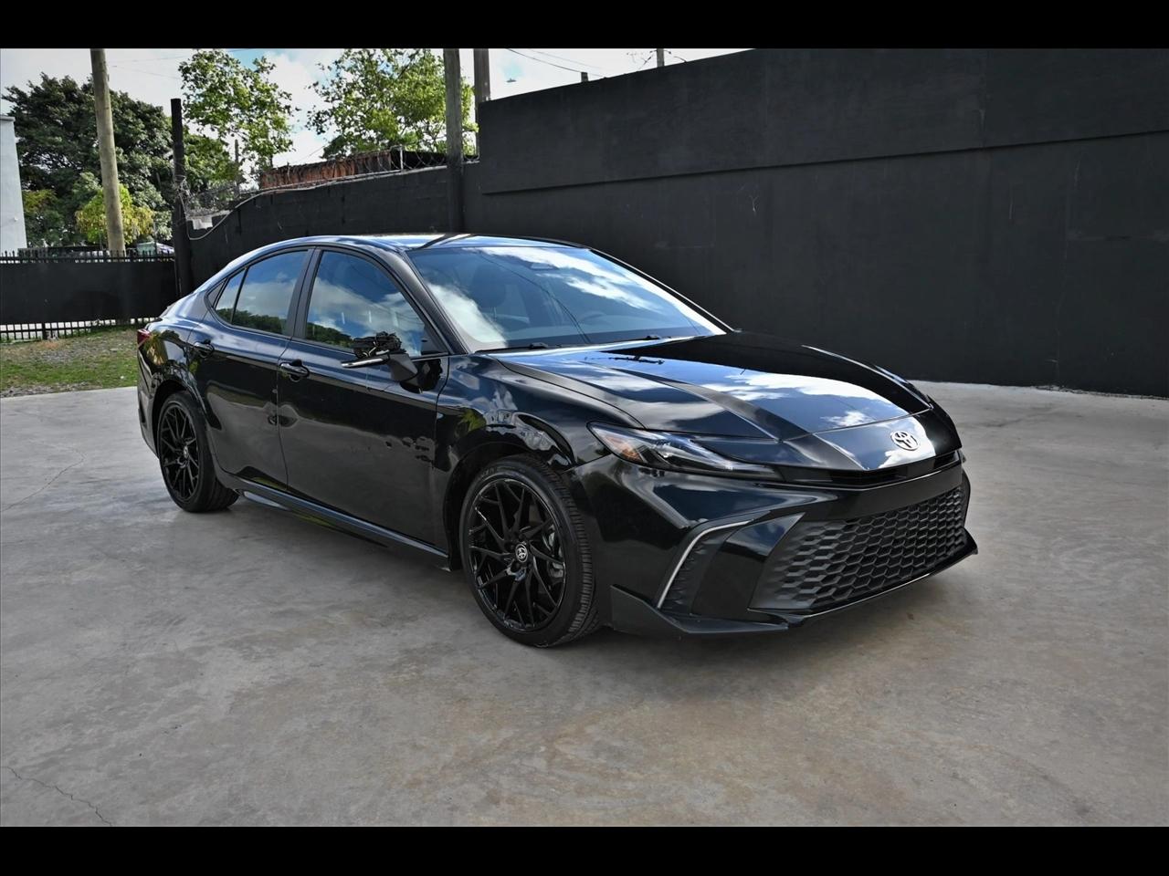 2026 Toyota Camry Hybrid SE Sedan 4D