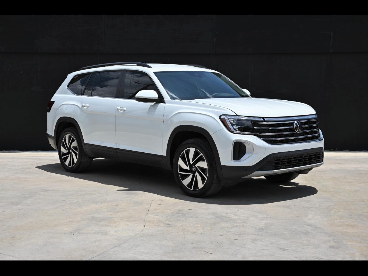 2024 Volkswagen Atlas SE w/Tech Pkg Sport Utility 4D