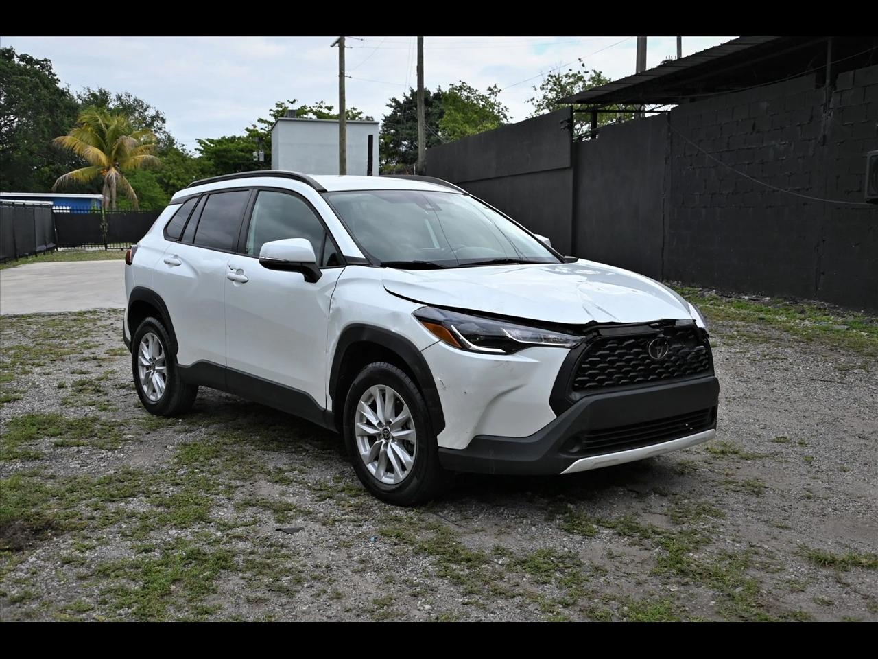 2022 Toyota Corolla Cross LE Sport Utility 4D