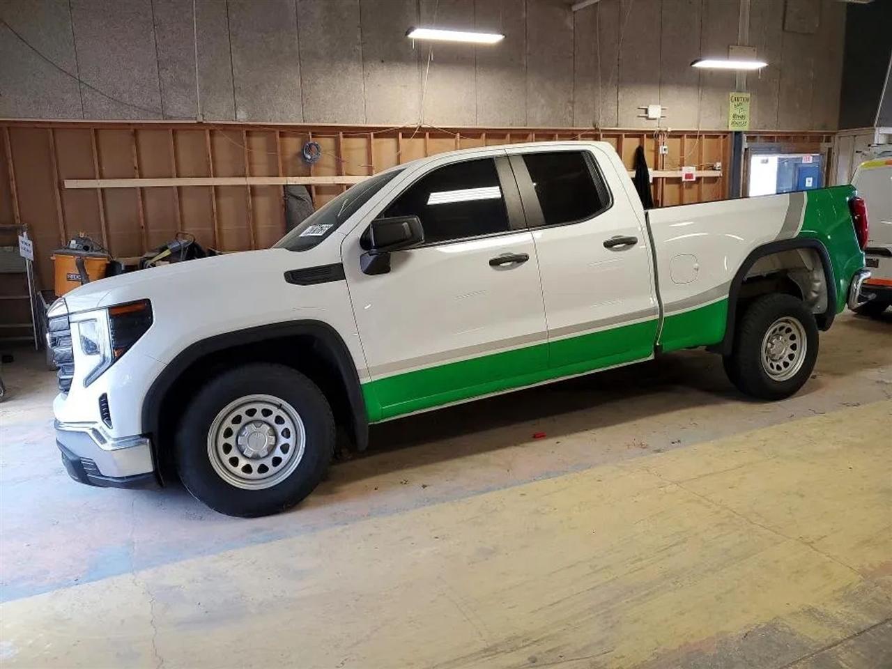 2022 GMC Sierra 1500 Pro Pickup 4D 6 1/2 ft