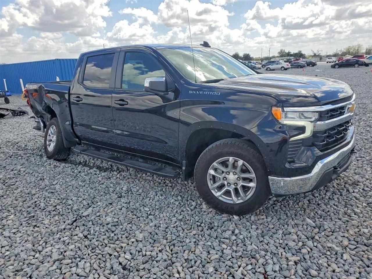 2023 Chevrolet Silverado 1500 LT Pickup 4D 5 3/4 ft