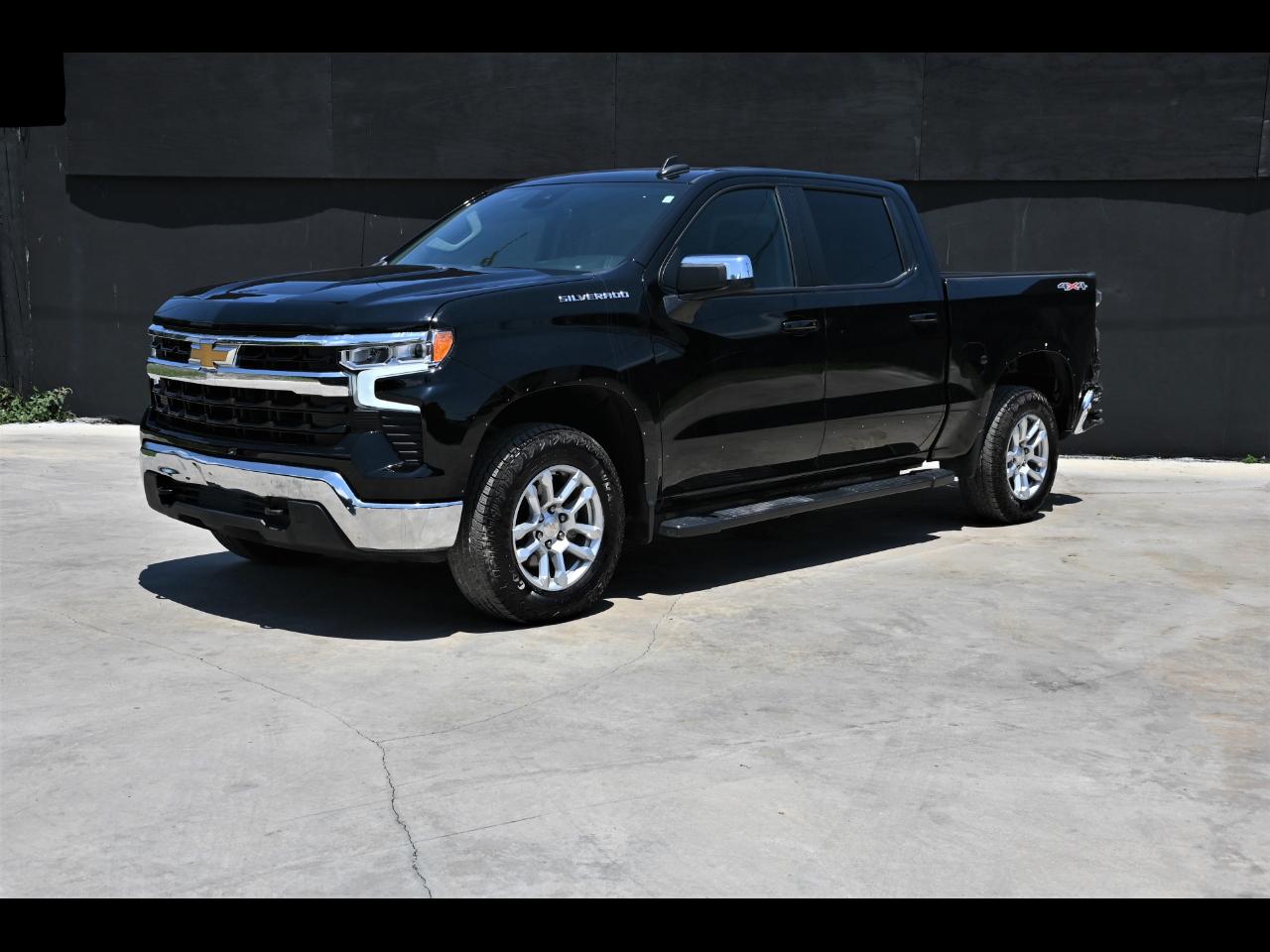 2023 Chevrolet Silverado 1500 LT Pickup 4D 5 3/4 ft