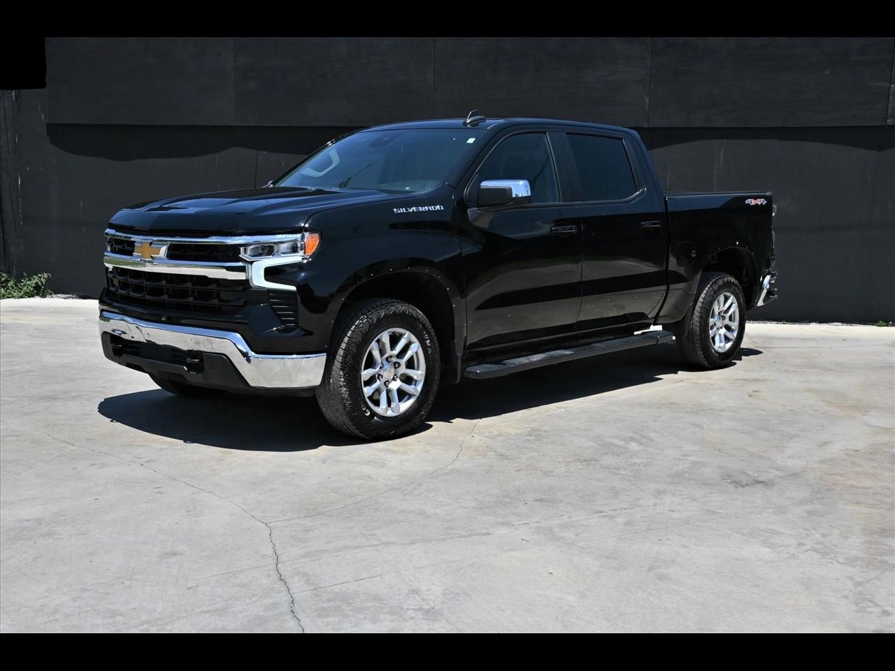2023 Chevrolet Silverado 1500 LT Pickup 4D 5 3/4 ft