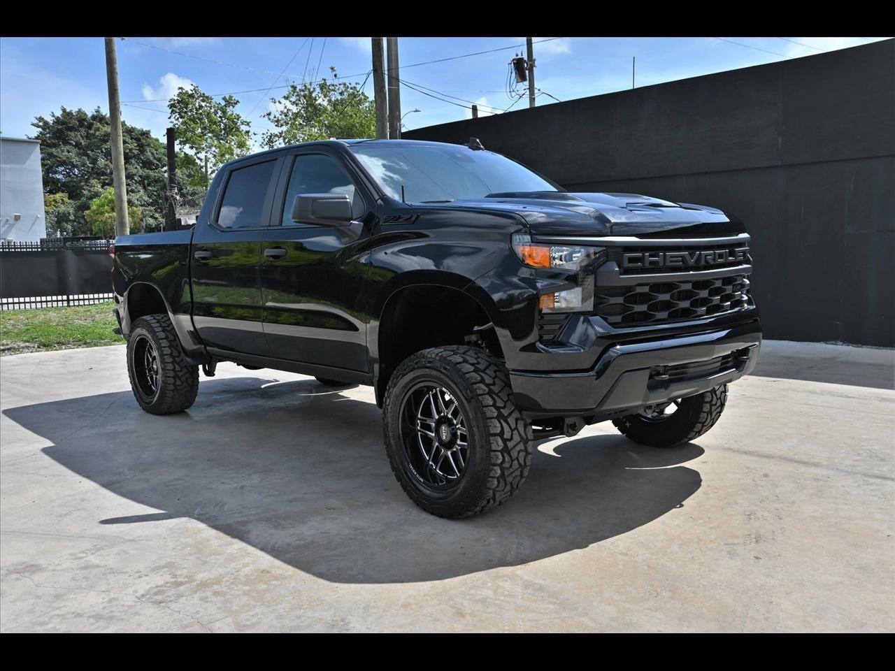 2026 Chevrolet Silverado 1500 Custom Trail Boss Pickup 4D 5 3/4 ft
