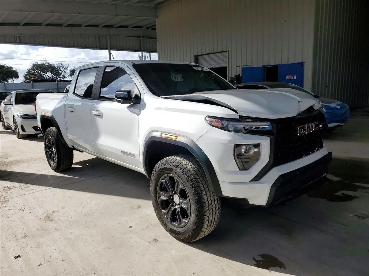 2024 GMC Canyon Elevation Pickup 4D 5 ft