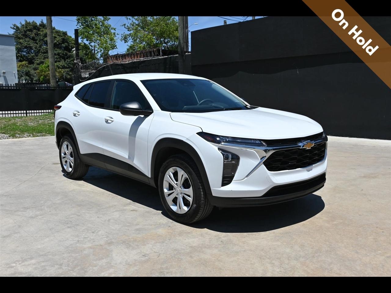 2025 Chevrolet Trax LS Sport Utility 4D