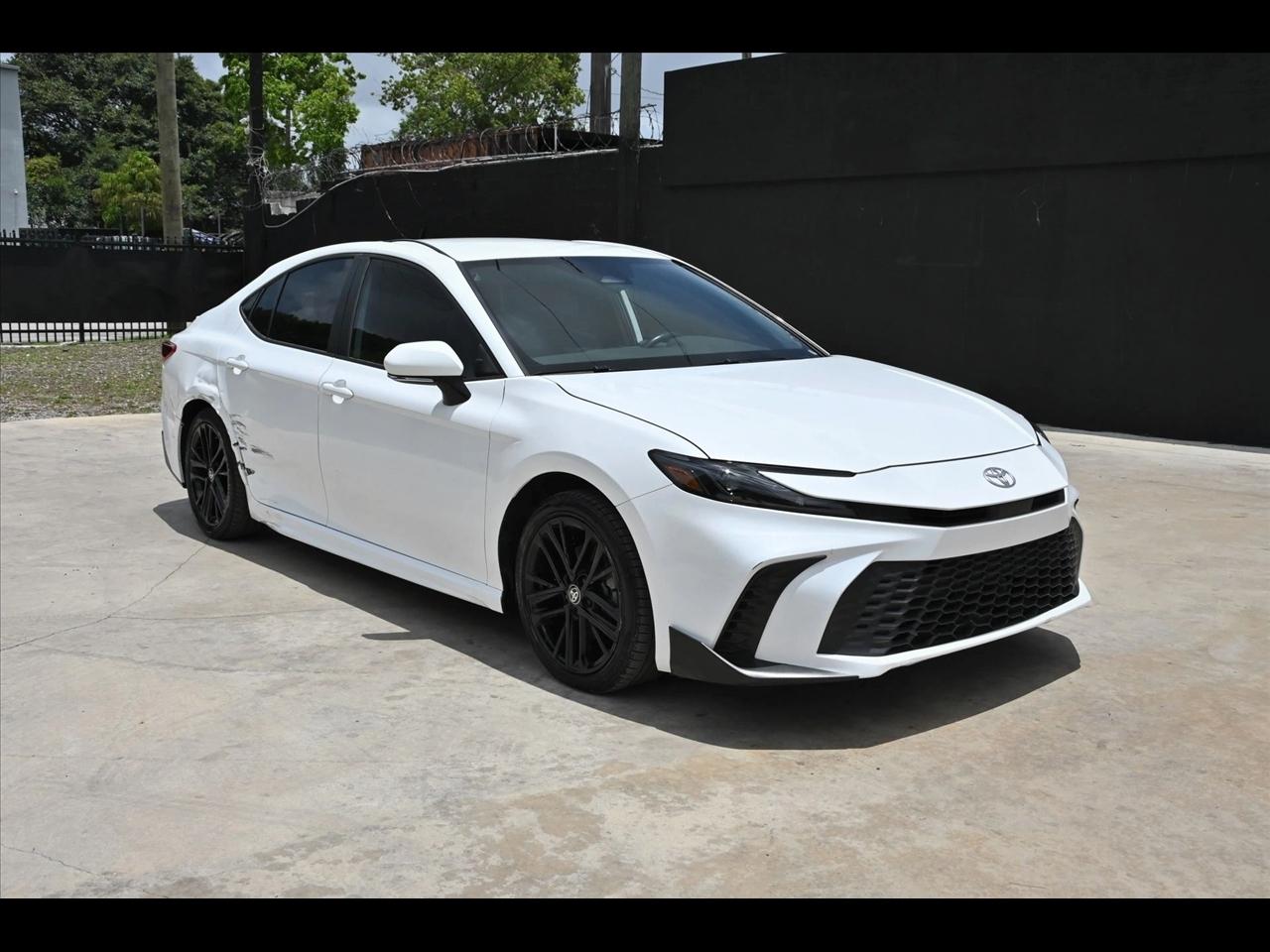 2025 Toyota Camry Hybrid SE Sedan 4D