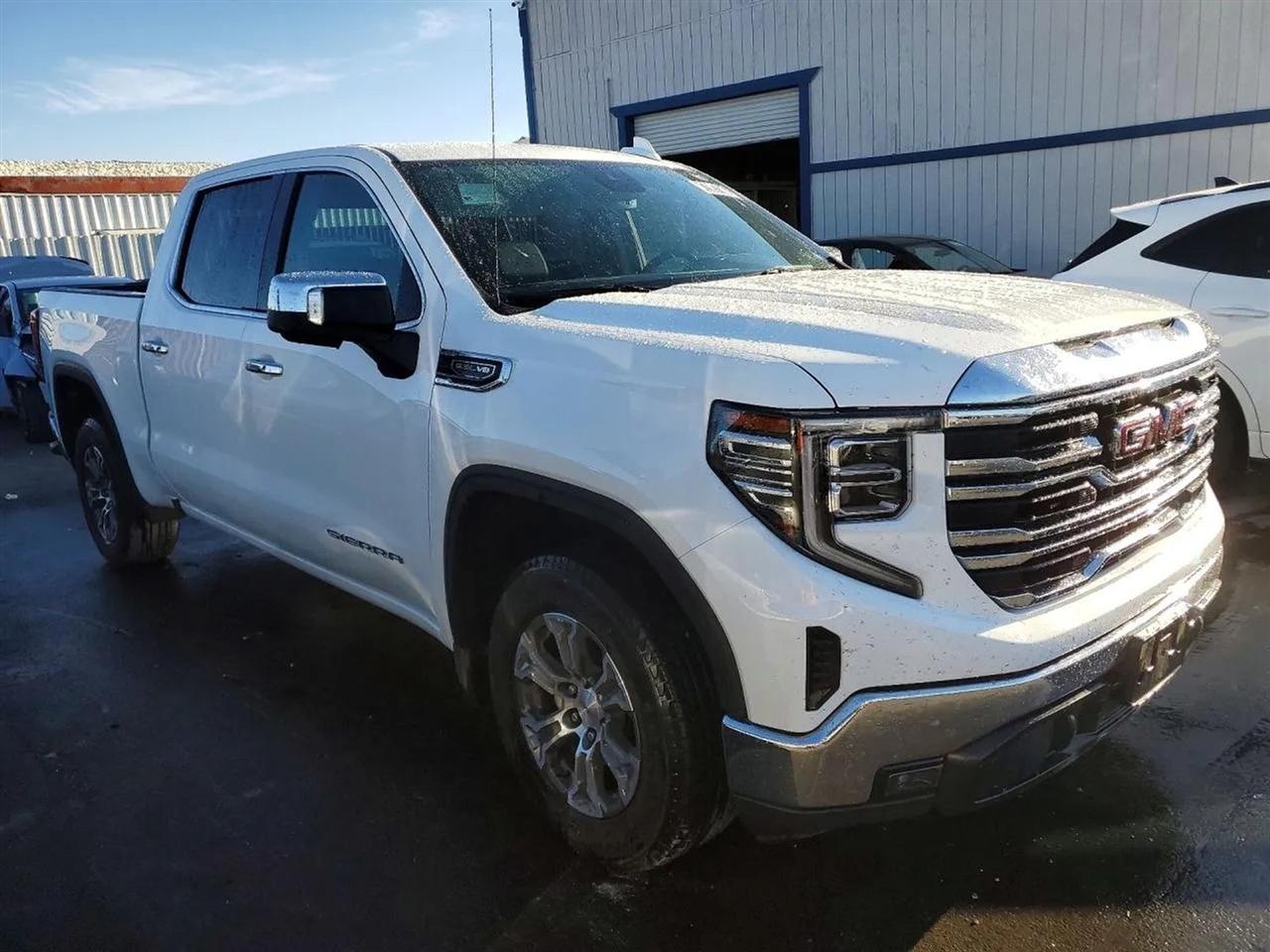 2025 GMC Sierra 1500 SLT Pickup 4D 5 3/4 ft