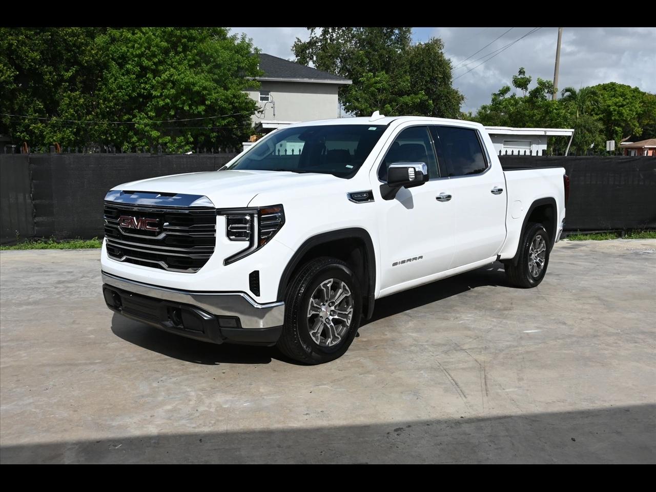 2025 GMC Sierra 1500 SLT Pickup 4D 5 3/4 ft