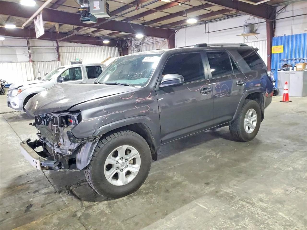 2022 Toyota 4Runner SR5 Sport Utility 4D