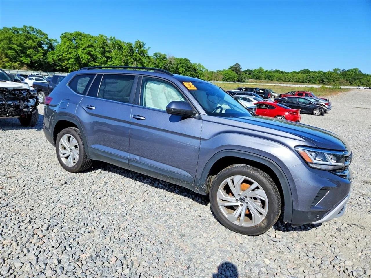 2022 Volkswagen Atlas SE w/Tech Pkg Sport Utility 4D