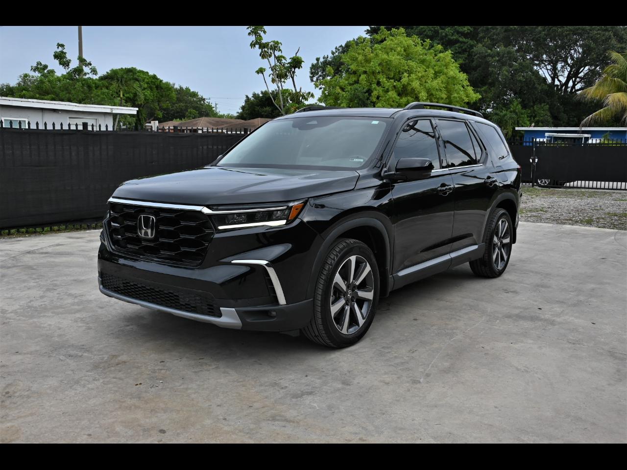 2023 Honda Pilot Touring Sport Utility 4D