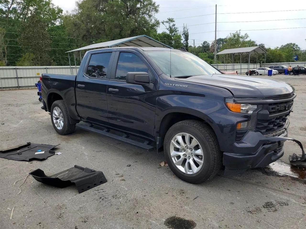 2022 Chevrolet Silverado 1500 Custom Pickup 4D 5 3/4 ft
