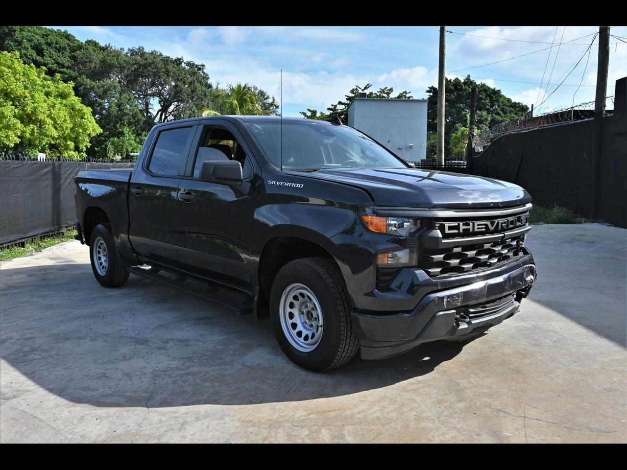 2022 Chevrolet Silverado 1500 Custom Pickup 4D 5 3/4 ft