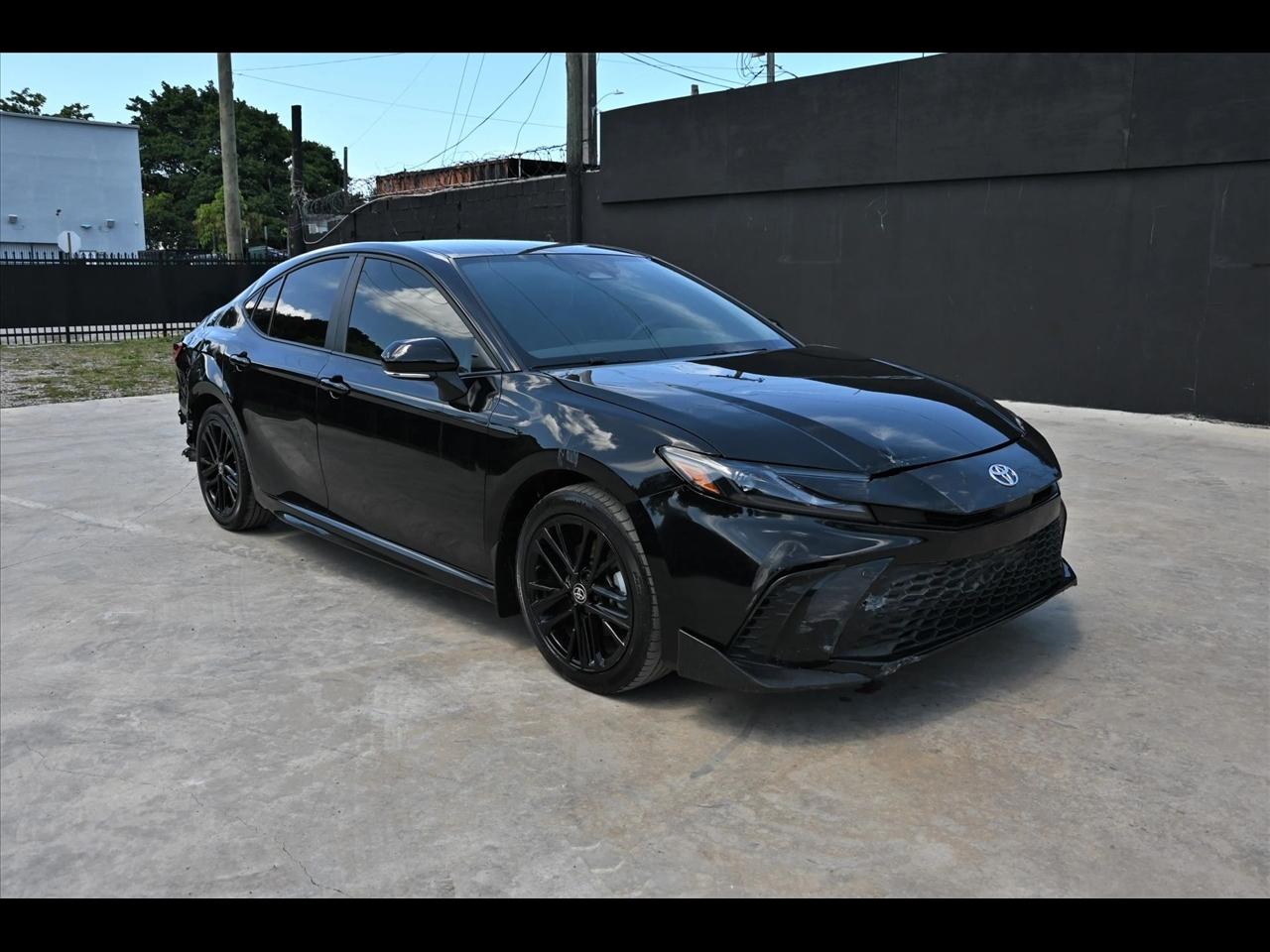 2025 Toyota Camry Hybrid SE Sedan 4D