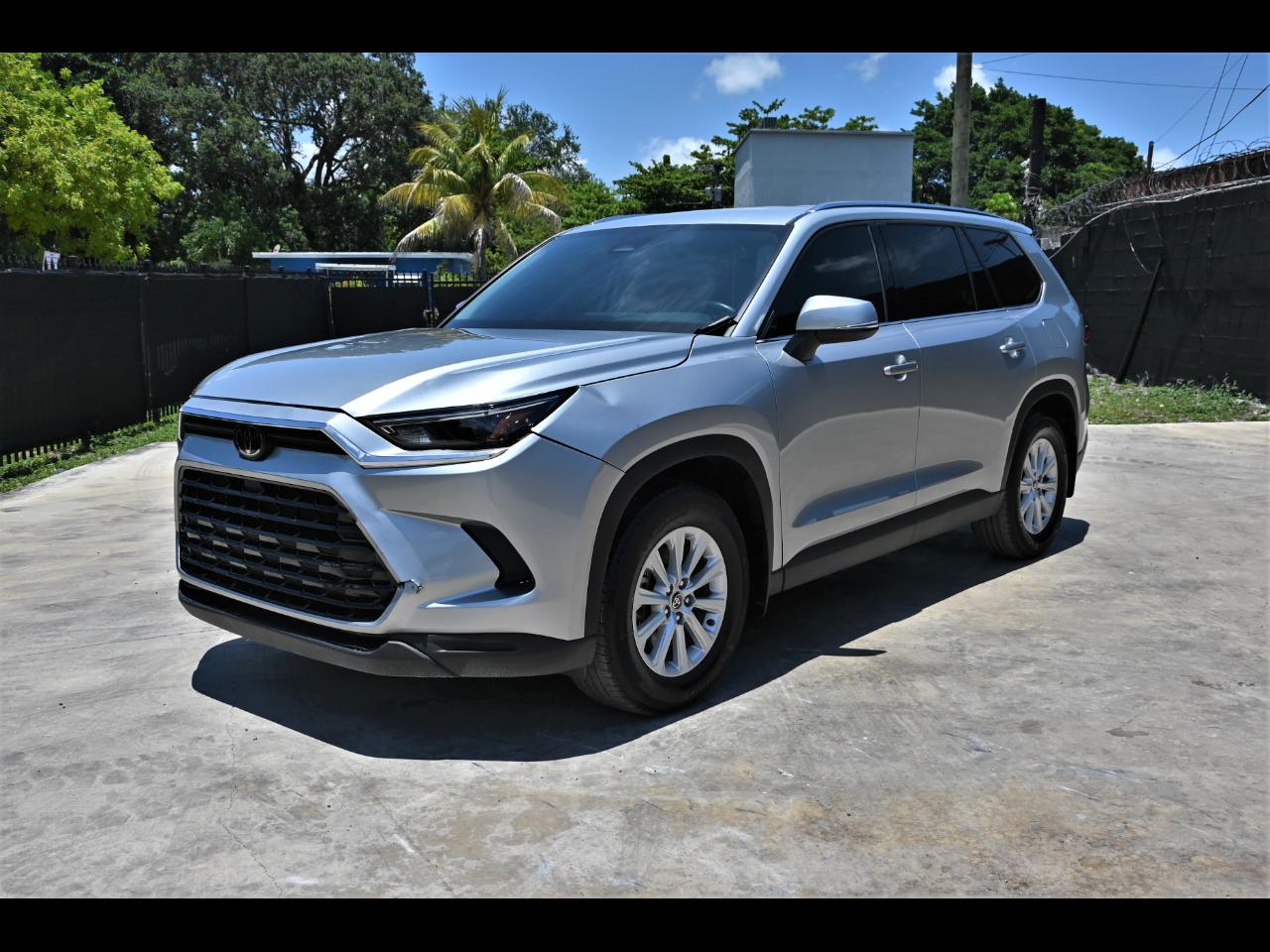 2025 Toyota Grand Highlander Hybrid XLE Sport Utility 4D